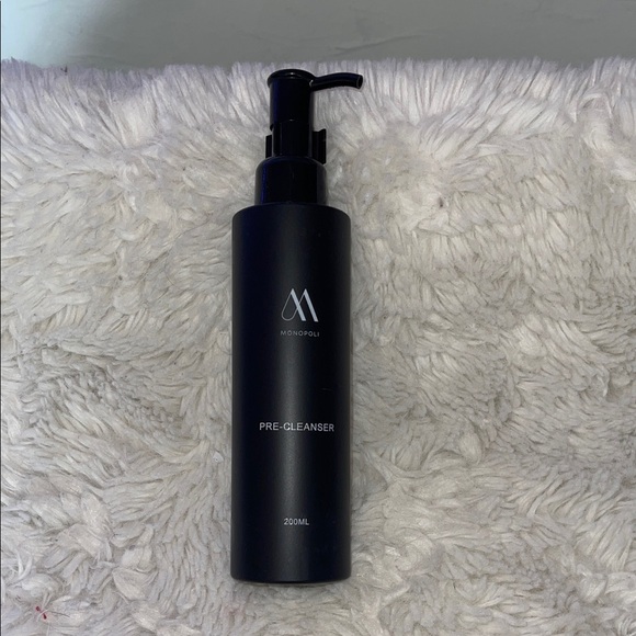 Monopoli Pre-Cleanser - Black Bottle with cleansers in the bottle still sealed - Picture 1 of 5